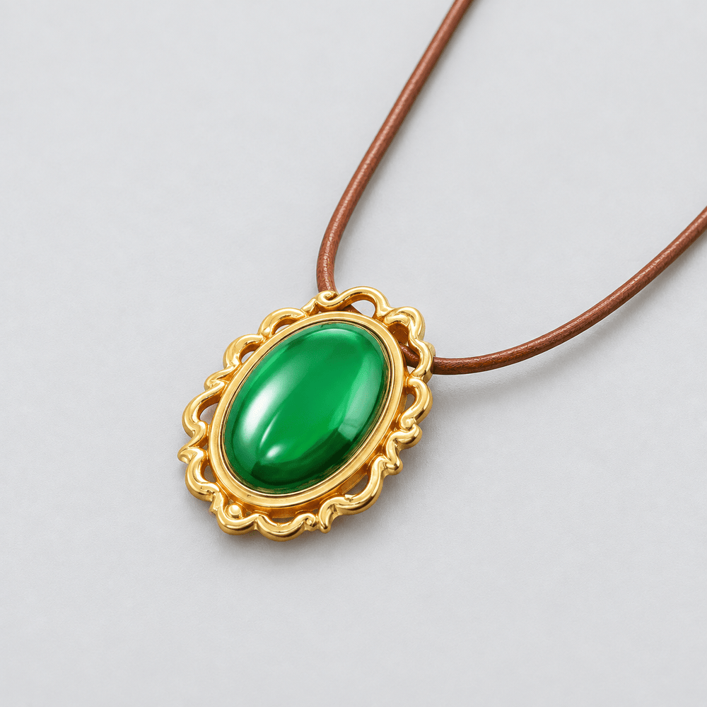 Violet's Emerald Pendant Necklace - Violet Evergarden - craftedbykaiyo