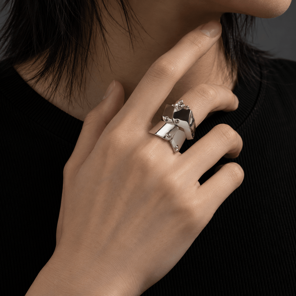 Nana's Armor Knuckle Ring - NANA - craftedbykaiyo