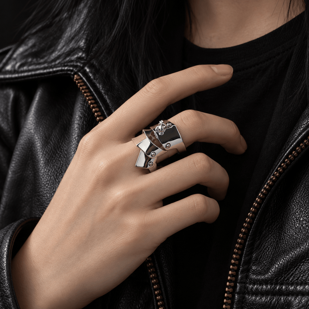 Nana's Armor Knuckle Ring - NANA - craftedbykaiyo